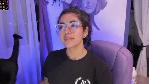 Snapshot of witchofhearts chatting on 1, 12, 2025 Luna Violeta A r t i s t online show from 1, 12, 2025