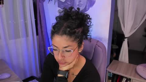 Snapshot of witchofhearts chatting on 2, 12, 2025 Luna Violeta A r t i s t online show from 2, 12, 2025