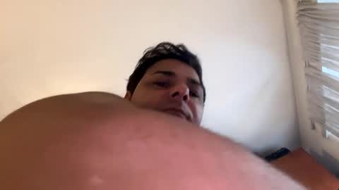 Snapshot of witebull83 chatting on 4, 12, 2024 Witebull online show from 4, 12, 2024