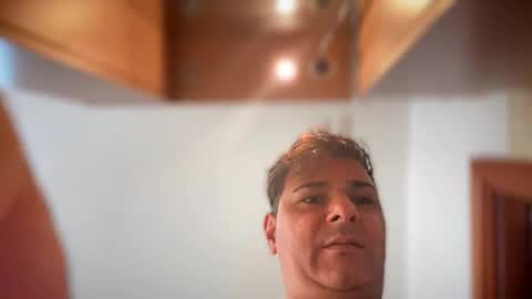 Snapshot of witebull83 chatting on 27, 10, 2025 Witebull online show from 27, 10, 2025