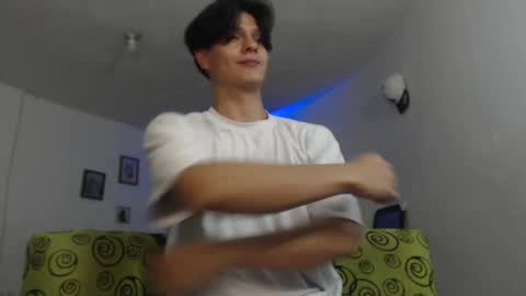 Snapshot of with_ken chatting on 4, 2, 2025 Ken online show from 4, 2, 2025