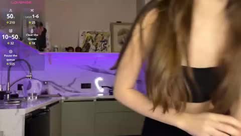 Isobelle online show from 30, 1, 2025