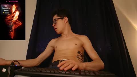  W O L F  online show from 7, 10, 2025