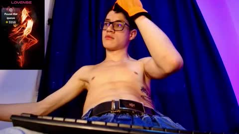  W O L F  online show from 1, 12, 2025