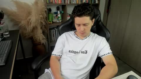 Snapshot of wolker_allan chatting on 31, 10, 2025 wolker_allan online show from 31, 10, 2025