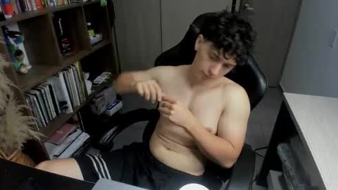 Snapshot of wolker_allan chatting on 18, 12, 2025 wolker_allan online show from 18, 12, 2025