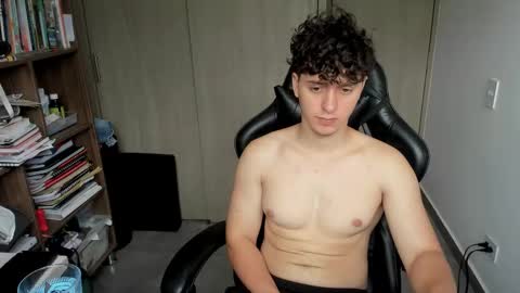 Snapshot of wolker_allan chatting on 5, 3, 2026 wolker_allan online show from 5, 3, 2026