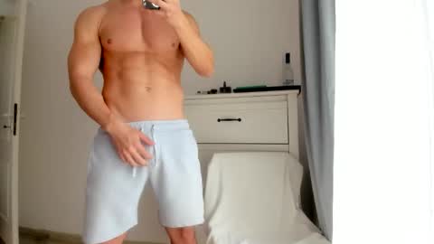 Snapshot of woolfiie chatting on 14, 4, 2026 Wolfie online show from 14, 4, 2026