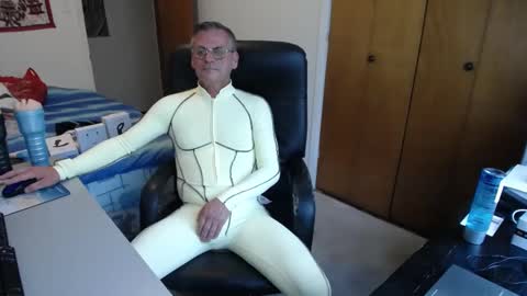 Snapshot of worldlarge chatting on 14, 9, 2025 Large one online show from 14, 9, 2025