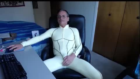 Snapshot of worldlarge chatting on 12, 10, 2025 Large one online show from 12, 10, 2025