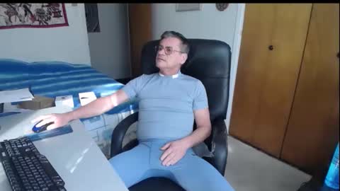 Snapshot of worldlarge chatting on 15, 11, 2025 Large one online show from 15, 11, 2025