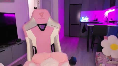 Emi online show from 18, 10, 2025