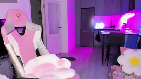 Emi online show from 20, 11, 2025