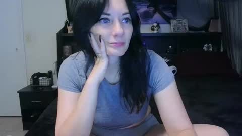 Snapshot of wrenleigh chatting on 26, 4, 2026 Crystal Lake online show from 26, 4, 2026
