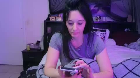 Snapshot of wrenleigh chatting on 8, 5, 2026 Crystal Lake online show from 8, 5, 2026