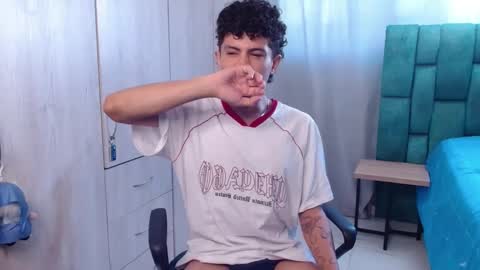 Snapshot of wyatt_444 chatting on 17, 1, 2025 wyatt online show from 17, 1, 2025