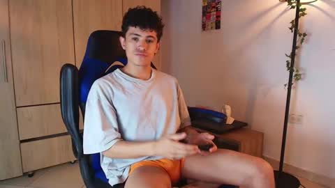 Snapshot of wyatt_444 chatting on 7, 3, 2025 wyatt online show from 7, 3, 2025