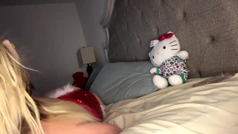 Snapshot of x_dreamgirl_x chatting on 27, 12, 2024 Mariah  online show from 27, 12, 2024