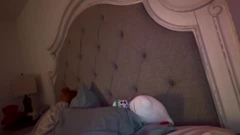 Snapshot of x_dreamgirl_x chatting on 26, 1, 2025 Mariah  online show from 26, 1, 2025