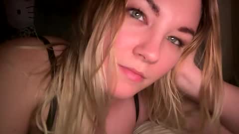 Snapshot of x_dreamgirl_x chatting on 1, 2, 2025 Mariah  online show from 1, 2, 2025