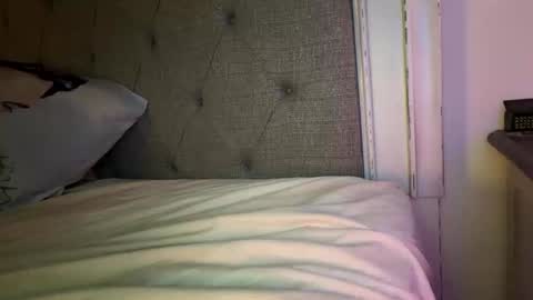 Snapshot of x_dreamgirl_x chatting on 11, 10, 2025 Mariah  online show from 11, 10, 2025
