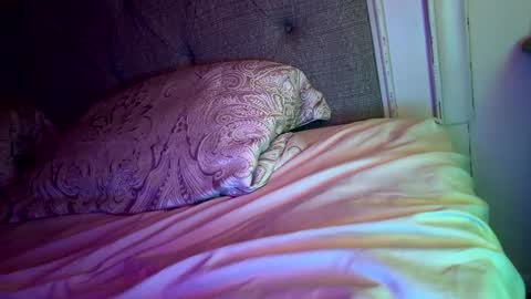 Snapshot of x_dreamgirl_x chatting on 2, 11, 2025 Mariah online show from 2, 11, 2025