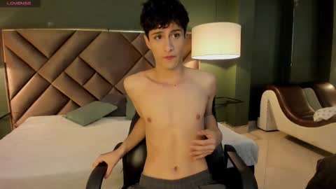 Snapshot of xam_collen chatting on 8, 3, 2026 xam_collen online show from 8, 3, 2026