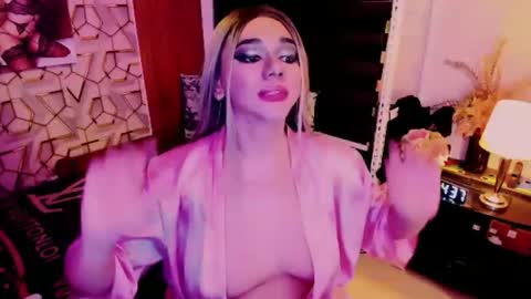 Snapshot of xdirtymistressx chatting on 18, 10, 2025 XDirtymistressX online show from 18, 10, 2025