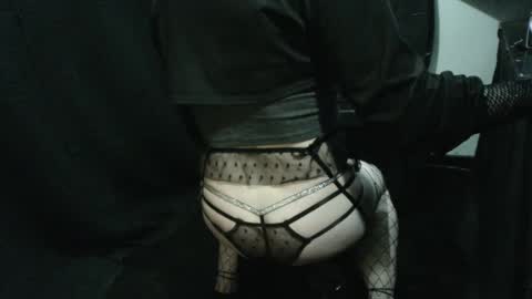 xdresserwithass online show from 14, 1, 2025