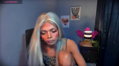 Snapshot of xellainecumslotx chatting on 26, 3, 2026 3Ellaine3 online show from 26, 3, 2026