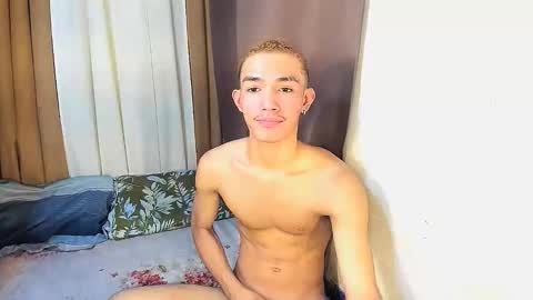 Snapshot of xhornytwink chatting on 8, 5, 2026 xhornytwink online show from 8, 5, 2026
