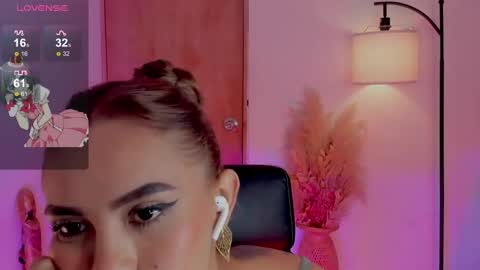 Snapshot of ximena_sotto1 chatting on 22, 12, 2024 camila online show from 22, 12, 2024