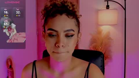 Snapshot of ximena_sotto1 chatting on 16, 2, 2025 camila online show from 16, 2, 2025