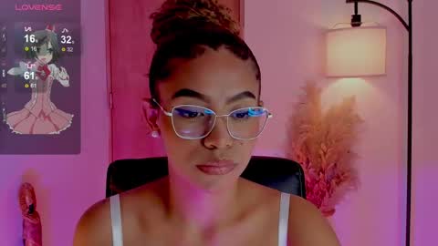 Snapshot of ximena_sotto1 chatting on 5, 3, 2025 camila online show from 5, 3, 2025