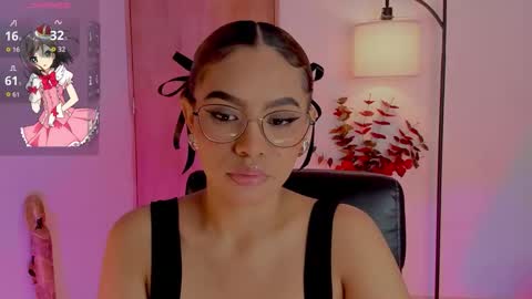 Snapshot of ximena_sotto1 chatting on 13, 10, 2025 camila online show from 13, 10, 2025