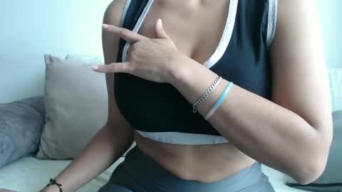 ximena suarez online show from 25, 9, 2025