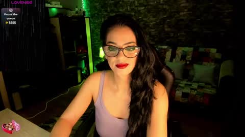 Lara online show from 27, 2, 2025