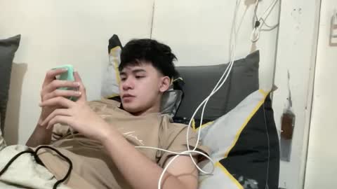 Snapshot of xluminous chatting on 3, 12, 2025 MIKAEL online show from 3, 12, 2025