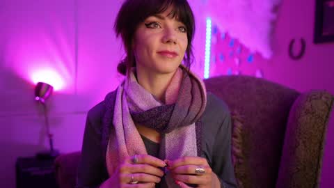 Bella Bondai online show from 25, 1, 2025