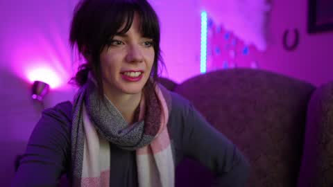 Bella Bondai online show from 25, 1, 2025