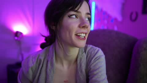 Bella Bondai online show from 30, 1, 2025