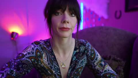 Bella Bondai online show from 9, 2, 2025