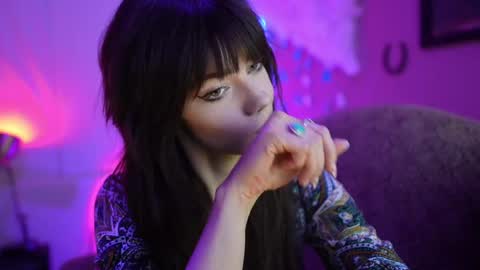 Bella Bondai online show from 23, 2, 2025