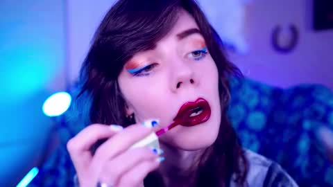 Bella Bondai online show from 8, 11, 2025