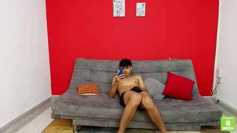 Snapshot of xperiencesx chatting on 8, 11, 2025 JAIDER CAMILA CAMILO online show from 8, 11, 2025