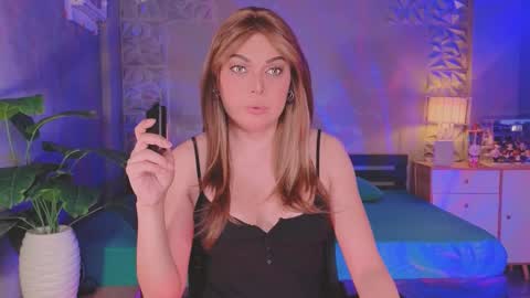 Snapshot of xseductivemichellex chatting on 7, 10, 2025 Michelle online show from 7, 10, 2025