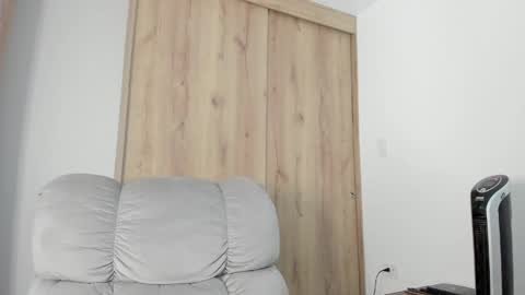 Hellen Sofia instagram hellen5546 online show from 7, 5, 2026