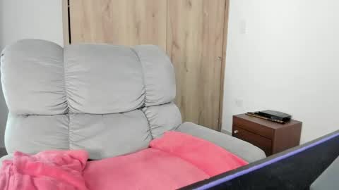 Hellen Sofia instagram hellen5546 online show from 10, 5, 2026