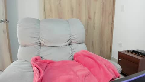 Hellen Sofia instagram hellen5546 online show from 27, 5, 2026