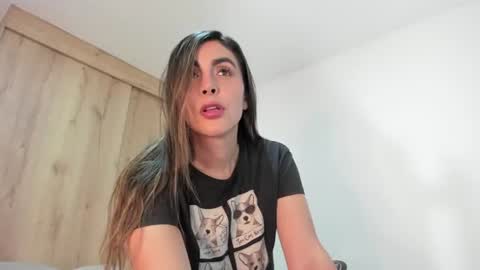 Hellen Sofia instagram hellen5546 online show from 19, 6, 2026